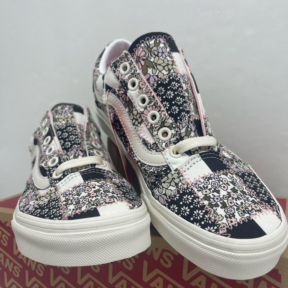Vans WMNS Vans Old Skool
(Patchwork Floral) Marshmallow Sneakers 
VN0A38G19FY - Picture 12 of 16